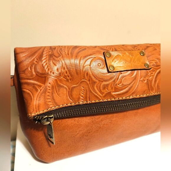 Patricia Nash "Valerie" Brown Tooled Leather Fold-over Clutch/Handbag Ret.$155 - Picture 2 of 10